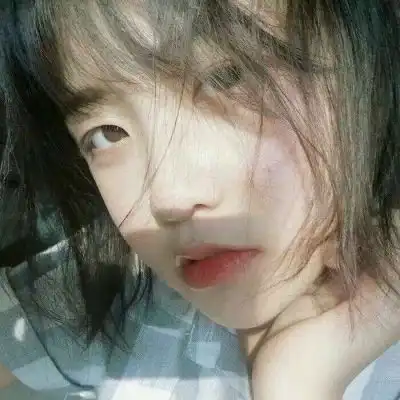 女生头像把自己立成帆,才能招来风
