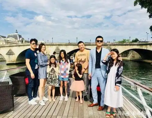 明星公关流言比拼杨幂李易峰败坏路人缘,罗志祥巧妙平风波