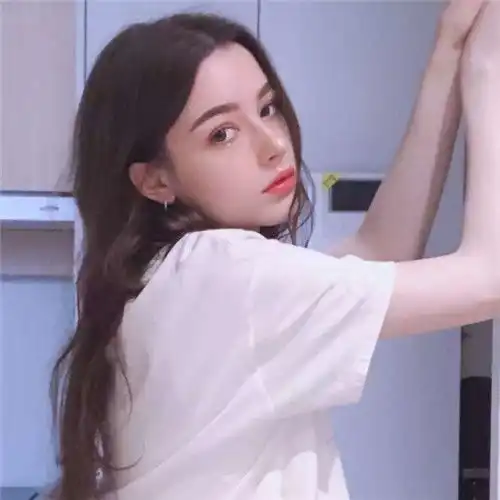 意境闺蜜头像2张,全部是清新漂亮的美女