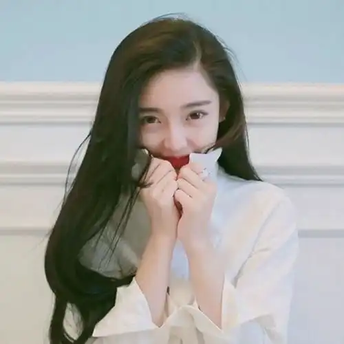 清纯柔美女子
