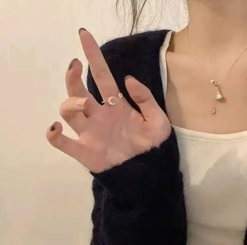 ins不露脸女生头像