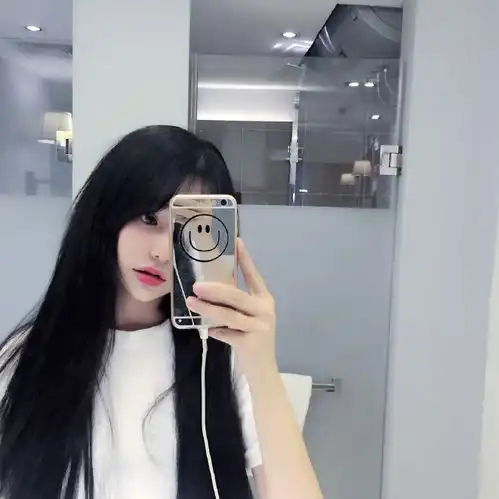 16岁女生遮脸头像对路