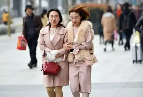 男生应谦让女生吗小学生竟说...答案你绝对想不到武汉早班车