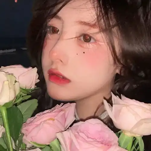 真人女生头像无人问津的港口总是开满鲜花
