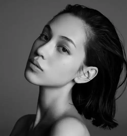00后校园公认6款女神发型,黑长直第二第一校花才能驾驭