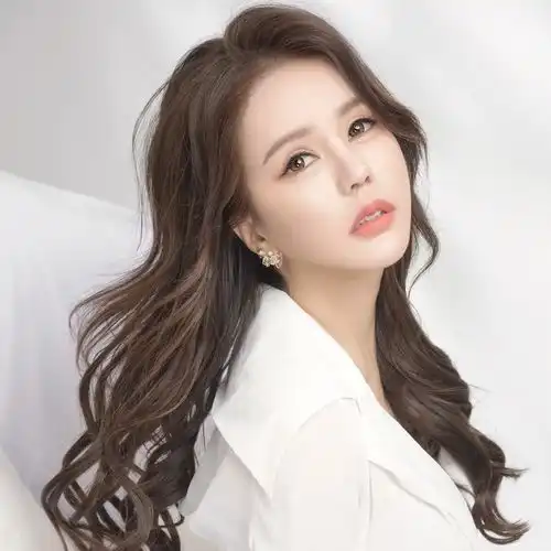 30岁女星曝光离婚详情,嫁入豪门四年没身份,曾为打官司做代购