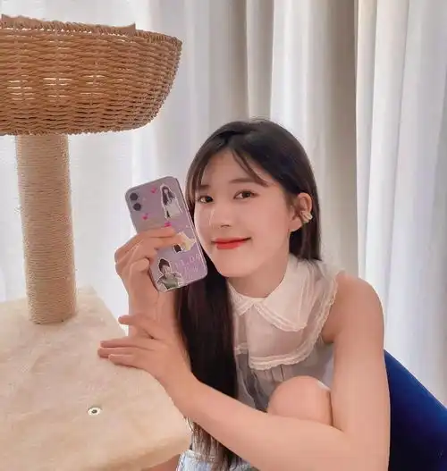 头像关于美女自拍的朋友圈文案