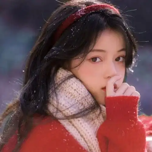 适合新年换上的红红火火的女生头像