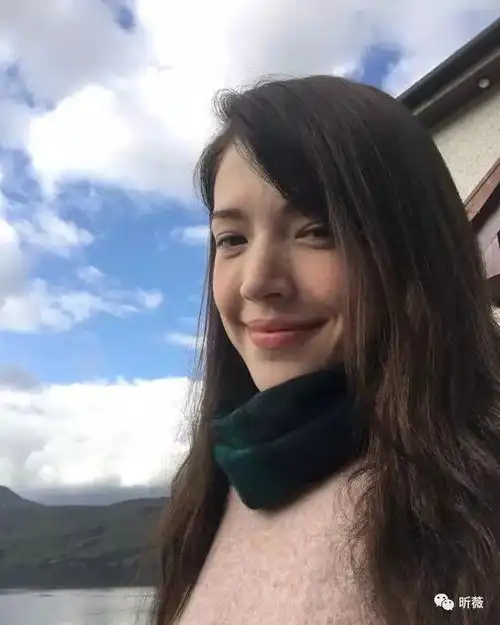 少女感穿搭只服许玮宁,她是台湾最美混血女星还是长腿细腰的麻豆