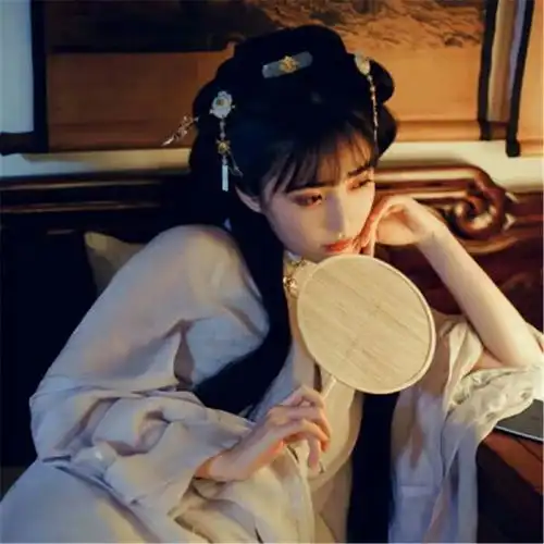 古言文堂堂甘侯府的大小姐,容貌逆天,一出生就有祸事