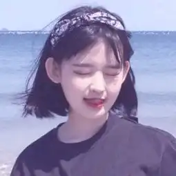 温暖阳光的女生经典个性诗意头像
