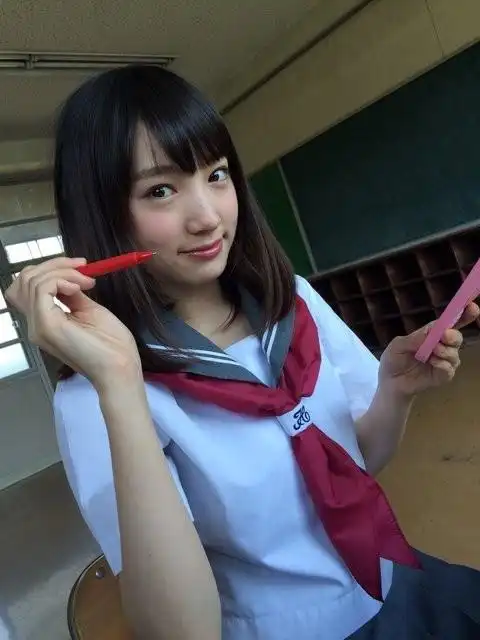 一亿光年美少女网友点评远看酷似陈妍希近看特像美人鱼