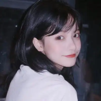 短发女生头像
