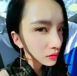 昔日超女整容换脸到亲妈认不出,混的不如网红,网友同人不同命