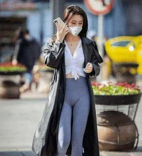 舒服贴心的打底裤穿搭一点也不张扬,靓丽优雅全靠它,低调时尚