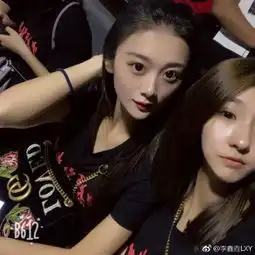 中戏新生开学,男生可以组团出道了,女生脸比锥子尖长得全一样