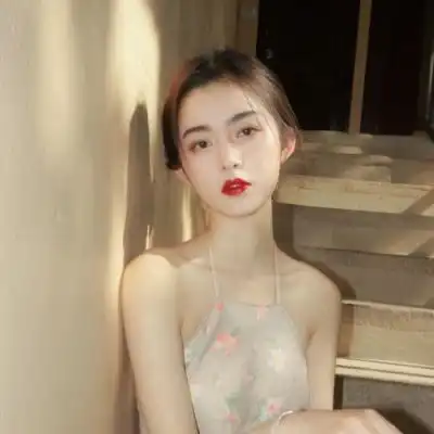 职场头像女气质张蓝心