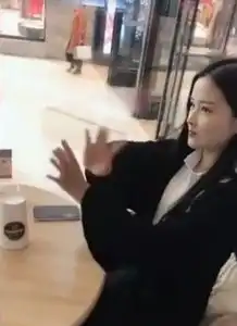 最美网管惊现抖音,玩魔术强势撩汉子,网友给我开台机子,朵儿