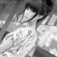 韩善花春日活力写真手机桌面壁纸