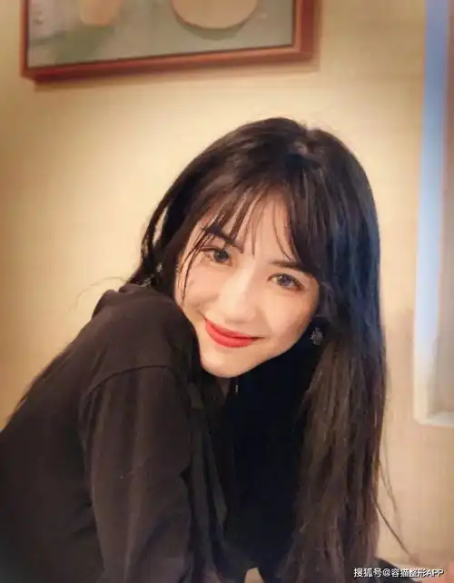 撞脸刘亦菲程潇的女网红,因一张剧照暴露真实颜值