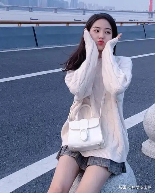 微胖女生怎么穿衣服更显气质