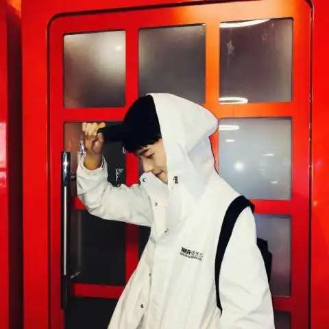 快手网红红色头像一组荧光红色系男生快手专用清晰头像