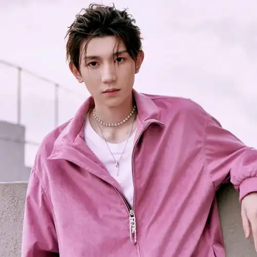 女生头像阳光干净正面王