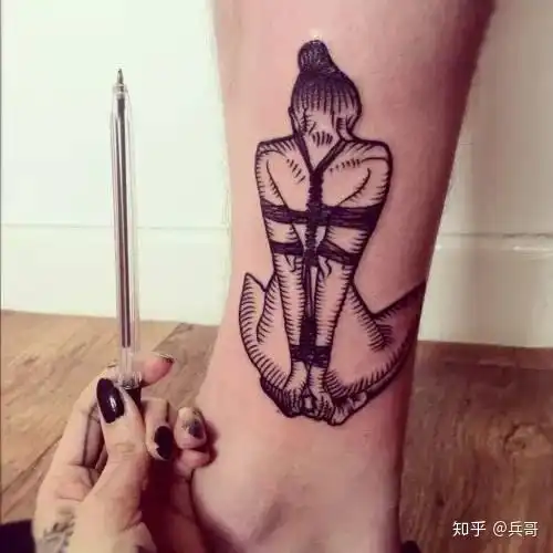 这位带有天使面孔满身纹身的美女纹身师,成功勾起了我纹身的欲望