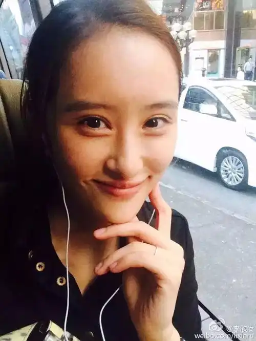 当年演丑女出名,现在美成这样却已经是两个孩子的妈妈了