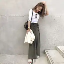 比阔腿裤更厉害的裤子来了,不仅显腰细还拉长腿