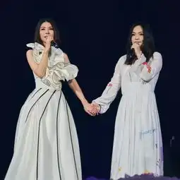 45岁许茹芸重返歌坛,小巨蛋开唱闺蜜杨采妮李心洁罕见同框