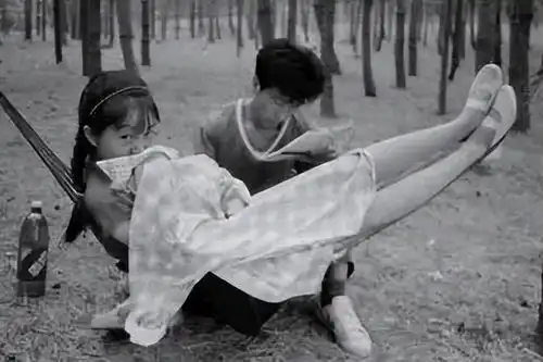 92年相亲姑娘没看上我,回家路上救下落水女孩,阴差阳错收获爱情