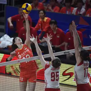 世界女排联赛中国香港站中国女排3比0战胜波兰女排
