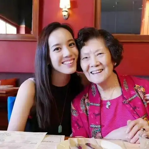 获表姐夫甄子丹钦点出演电影30岁香港女星称其要求严格不顾亲戚情面