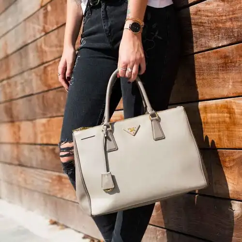 人见人爱的prada杀手包,哪种才是最适合自己的款式