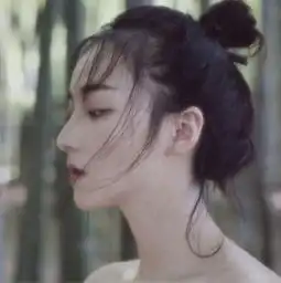 情侣头像孤独是意味深长的赠品,受此赠礼的人,从此学会爱自己