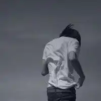 帅气的男生抽烟qq头像去包容,这就是爱