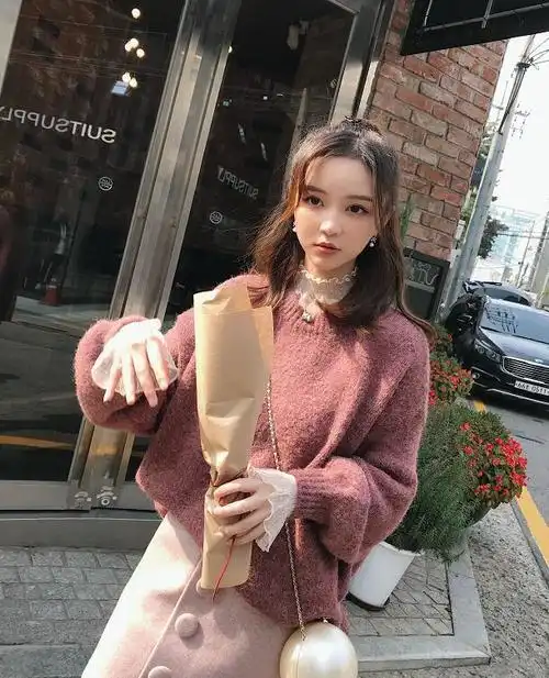 富婆因丈夫与网红雪梨彻夜狂欢,愤怒曝女方吸毒,深夜到警局报案