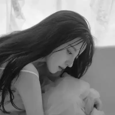 黑白头像女唯美高清图片