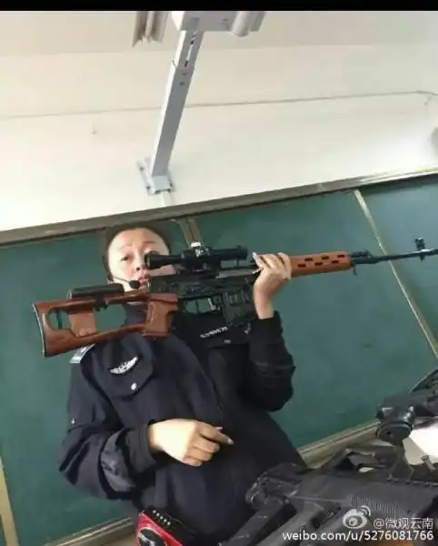 霸气侧漏女头像师父