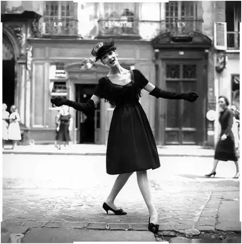 老照片法国摄影师镜头下的50年代复古美人,优雅高贵让人心醉