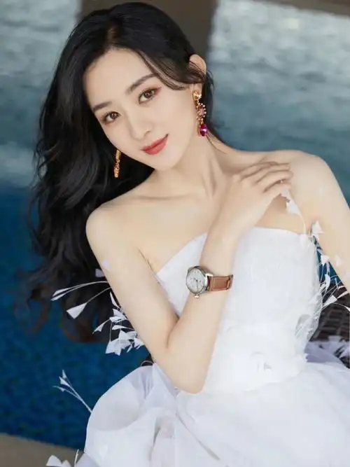 从少女到反派,赵丽颖眼神杀转型绝了