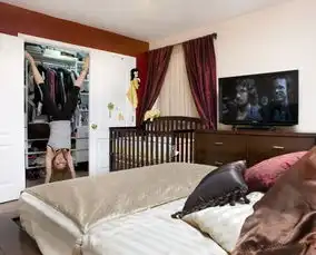 摄影师带你去看全世界女人的卧室