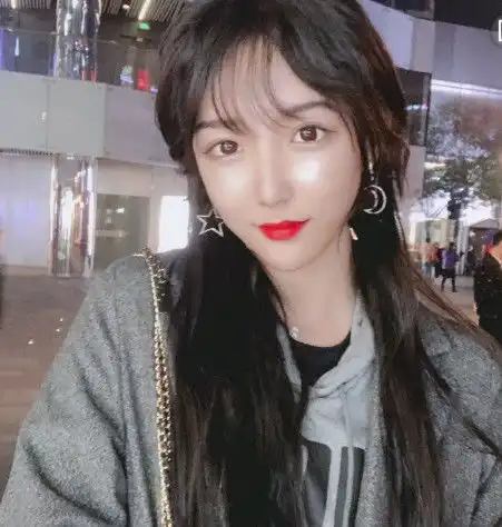 新疆出美女大家都知道,艾比可男可女也来自新疆,这就有点过分了