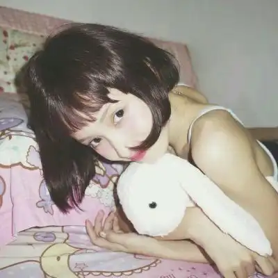 女生酷拽短发头像短发女孩远离那烦恼和忧愁