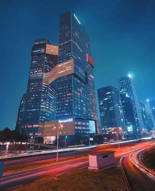 日本小哥半年拍遍最美鹏城夜