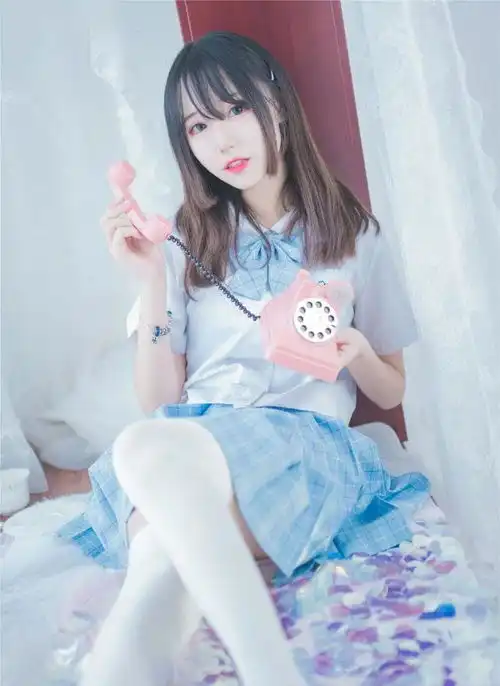 蓝白色的jk制服真好看,嫂子穿上后年轻了好多岁