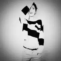 霸气女生头像叼烟侧面纹身微信头像图片大全