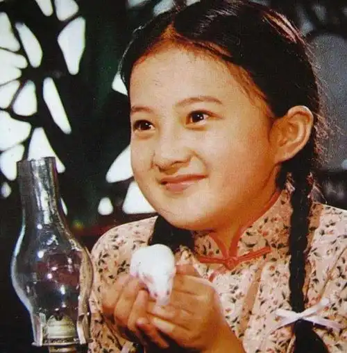 她是小婉君,嫁豪门生5子后丈夫爱上王祖贤,婆婆霸气给出4亿离婚费