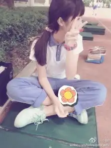 qq头像女学生穿校服打肿